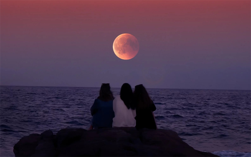 Lua do Esturjão em agosto